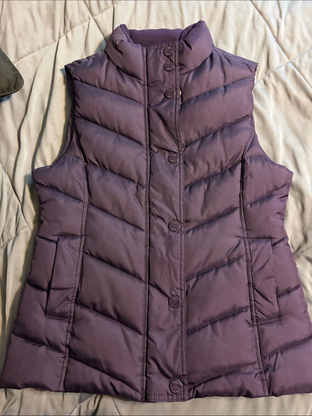 GAP Women's Plum Quilted Puffer Vest
